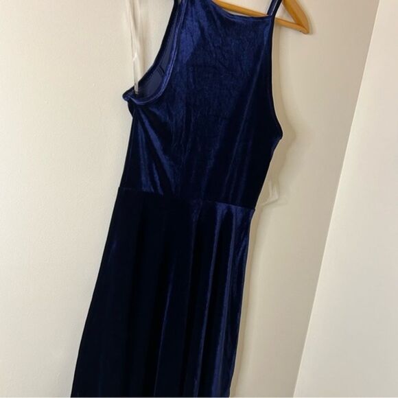 Speechless Navy Blue Faux Velvet Spaghetti Strap Dress Women's M New NWT - Picture 1 of 10